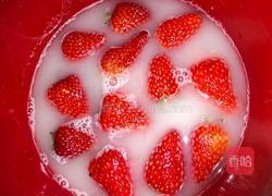 草莓布丁的做法图解1