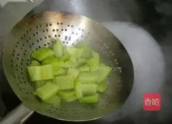 Illustration of making garlic melon with sauce 5