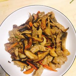 双菇肉片（蘑菇炒肉）的做法[图]