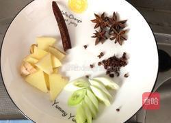 猪蹄黄豆的做法图解1