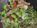 泡椒蚕豆米炒肉丝的做法[图]