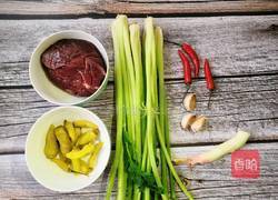 芹菜炒牛肉丝的做法图解1