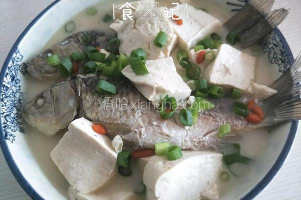 鲫鱼炖豆腐