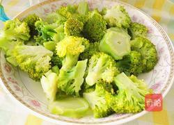 洋葱炒西兰花的做法图解5
