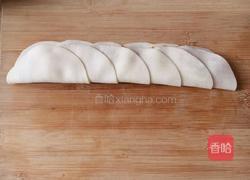 抱蛋玫瑰花饺的做法图解4