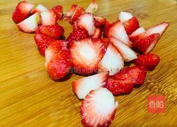 草莓奶昔的做法图解2