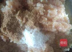 水穿鸡胸肉丸子的做法图解2