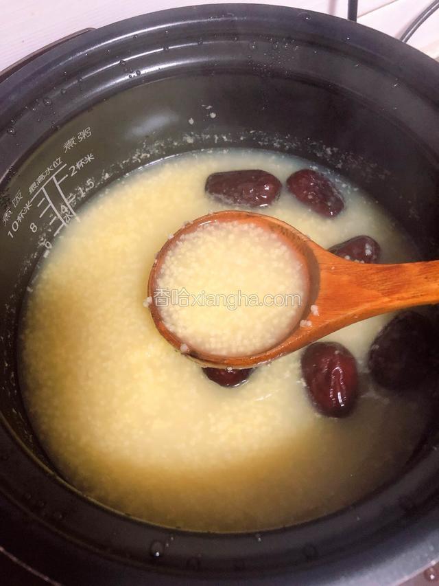 选择收汁按键，开盖儿熬煮10分钟。