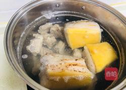 番茄玉米排骨汤的做法图解4