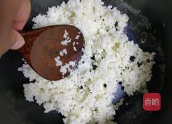 蛋炒饭的做法图解1