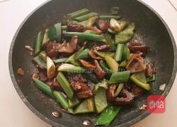 爆炒腊猪肠的做法图解6