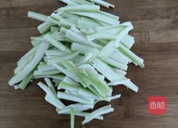 蛋白丝瓜枸杞汤的做法图解2