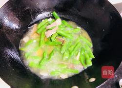 四季豆腊肉焖饭的做法图解1