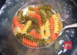 多彩意面蔬菜沙拉 #夏日清爽轻食菜# 的做法图解2