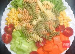 多彩意面蔬菜沙拉 #夏日清爽轻食菜# 的做法图解6