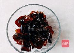 黑木耳胡萝卜炒莴笋的做法图解1