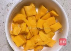芒果牛奶冻的做法图解2