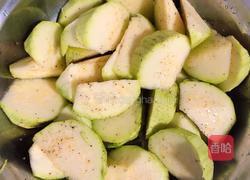 水波蛋西葫芦吐司的做法图解3