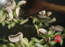 土豆芦笋牛排葱油饼披萨的做法图解2