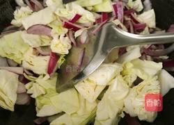 洋葱炒莲花白的做法图解7