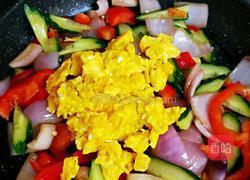 甜椒炒鸡蛋#减脂轻食菜#的做法图解17