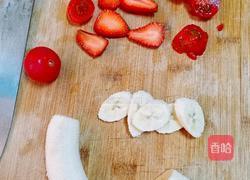 缤纷酸奶水果杯的做法图解1