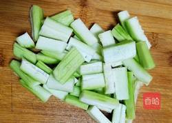 丝瓜豆腐汤的做法图解2