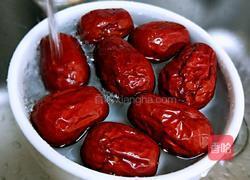 玫瑰红糖枸杞养颜粥(经期调理）的做法图解3