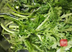 腐竹拌茼蒿的做法图解2