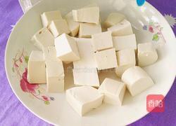 丝瓜鲜虾豆腐羹的做法图解2