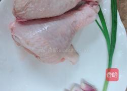葱油无骨鸡腿肉的做法图解1