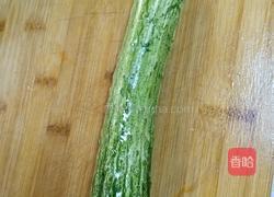 黄瓜金针菇卷的做法图解1
