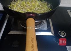 凉拌黄豆芽的做法图解2