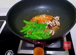 荷兰豆炒香菇的做法图解5