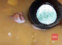 莲藕猪蹄汤的做法图解5