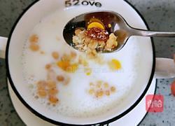 牛奶水果麦片的做法图解7