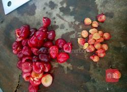 樱桃麦片酸奶杯的做法图解3