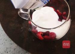 樱桃麦片酸奶杯的做法图解6