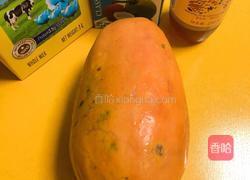 椰浆蜜汁木瓜的做法图解1