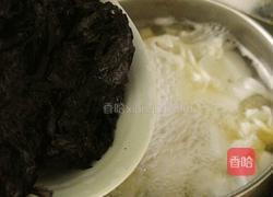 白萝卜紫菜银耳汤的做法图解9