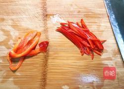 金枪鱼拌茼蒿杆的做法图解3