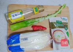 金针菇拌莴笋的做法图解1