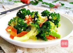 西兰花炒胡萝卜的做法图解8