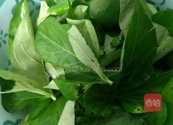 早餐饼(地瓜叶)的做法图解1