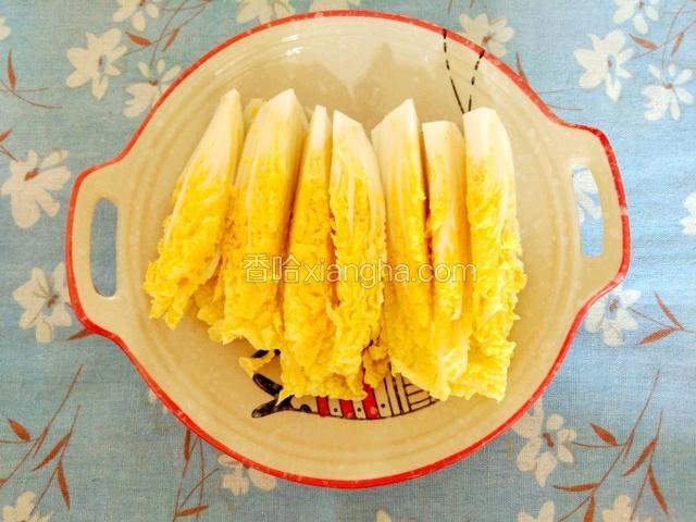 娃娃菜洗干净切开如图所示