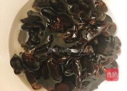 木耳炝藕的做法图解2