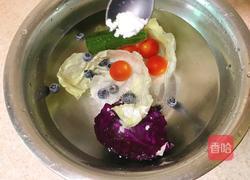 金枪鱼蔬果沙拉的做法图解2