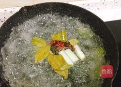 酥香鸭脑壳的做法图解2