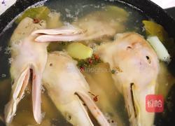 酥香鸭脑壳的做法图解3