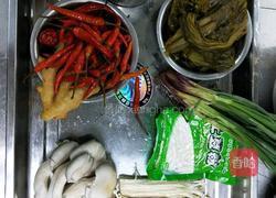 重庆酸菜鱼的做法图解1